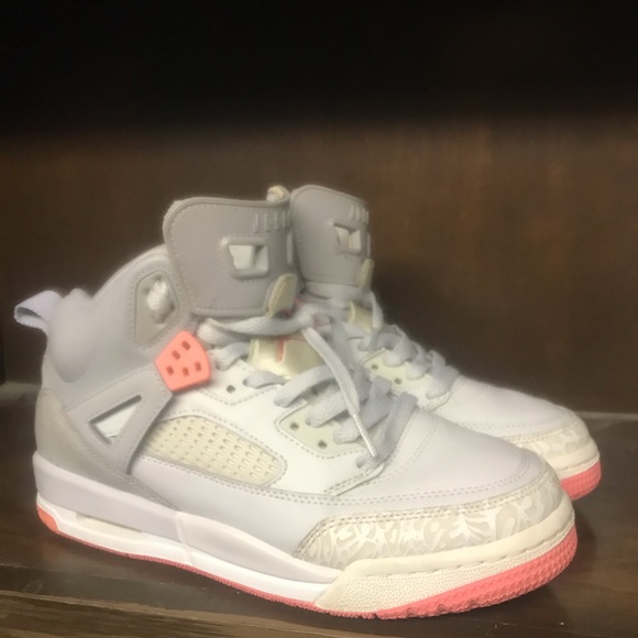 Pink and grey women’s Jordan’s. 6.5 Y - Picture 2 of 6